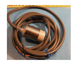 Omron E2EGX18MB12MOMC, Sensör