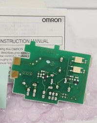 Omron E53R4R4 Röle Çıkış Birimi - 2