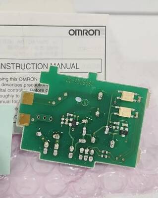 Omron E53R4R4 Röle Çıkış Birimi - 2