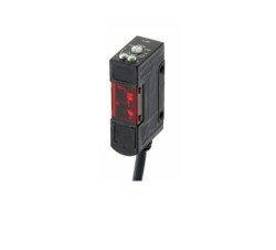 Omron E3SBD81, Fotoelektrik sensör, cisimden yansımalı, 200mm, DC, 3 telli, PNP, dikey, 2m kablo